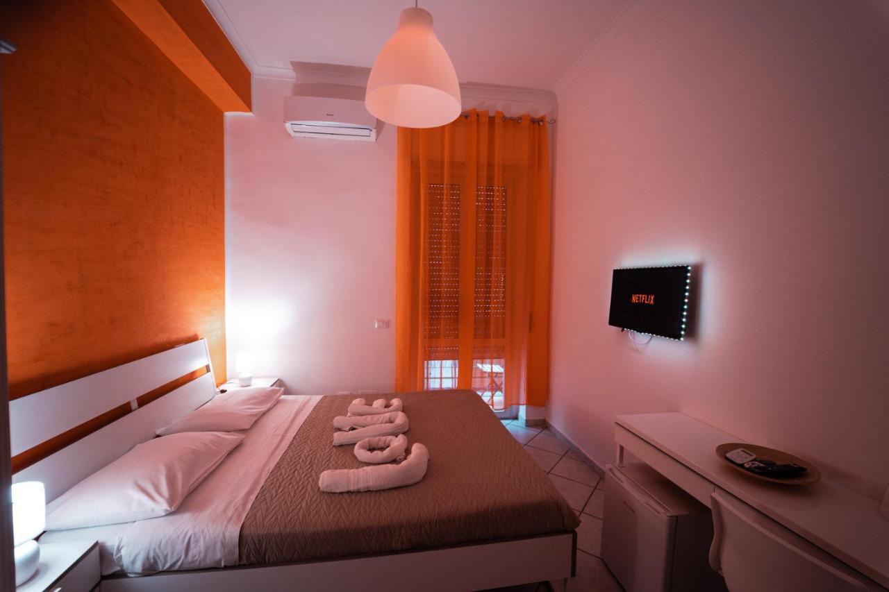 O Vic' Stritt' Hotel Napoli Ngoại thất bức ảnh