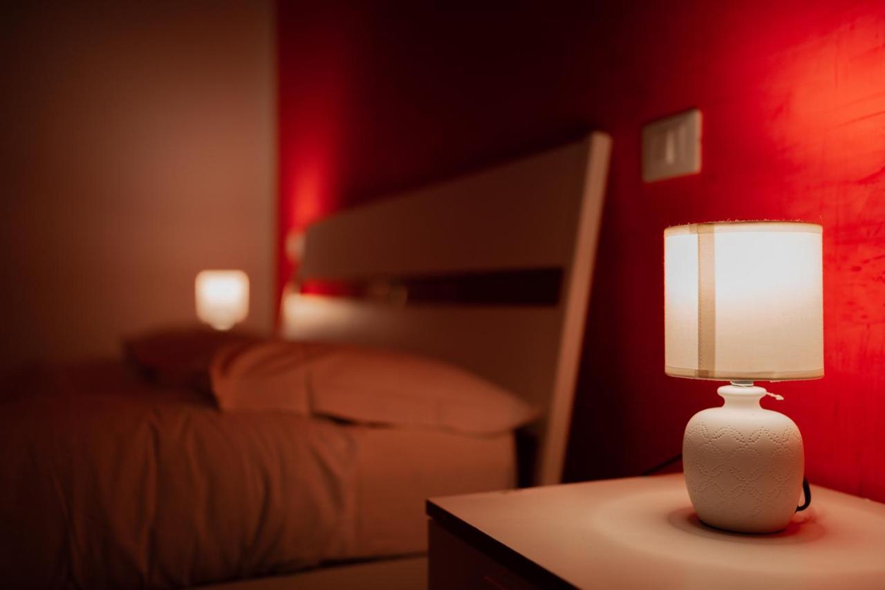 O Vic' Stritt' Hotel Napoli Ngoại thất bức ảnh