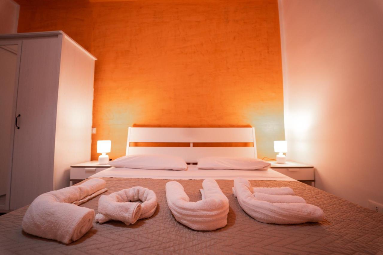 O Vic' Stritt' Hotel Napoli Ngoại thất bức ảnh