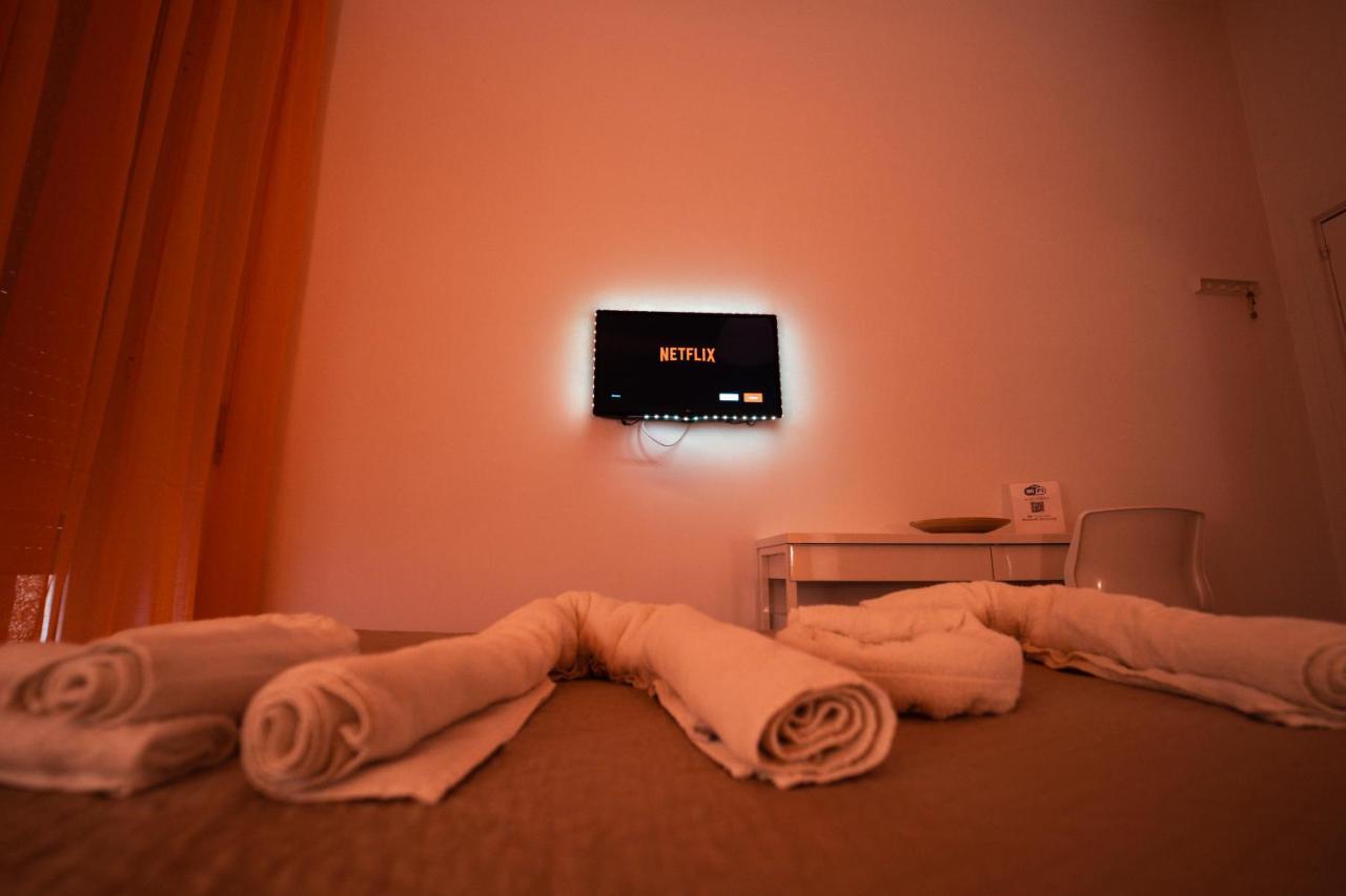 O Vic' Stritt' Hotel Napoli Ngoại thất bức ảnh