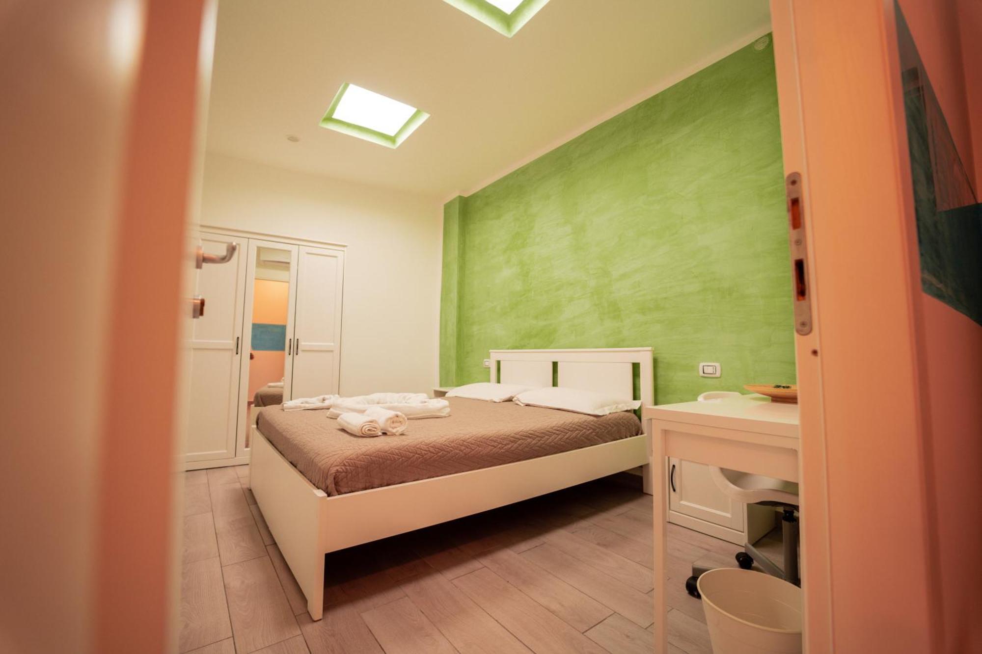 O Vic' Stritt' Hotel Napoli Ngoại thất bức ảnh