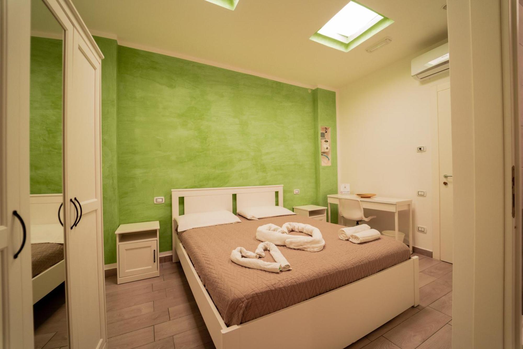 O Vic' Stritt' Hotel Napoli Ngoại thất bức ảnh